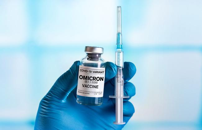 Vaccine ampoule Omicron variant BA.1 (Source: Angellodeco/Shutterstock.com) Vaccine ampoule Omicron variant BA.1 (Source: Angellodeco/Shutterstock.com)